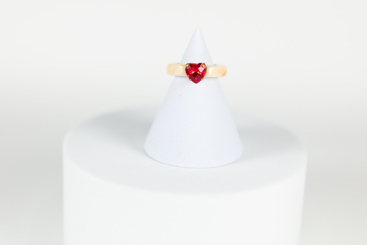 Sweetheart Ring in White & Red